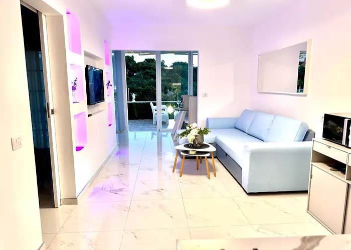 Serene Flat In Location Overlooking Siam Park *