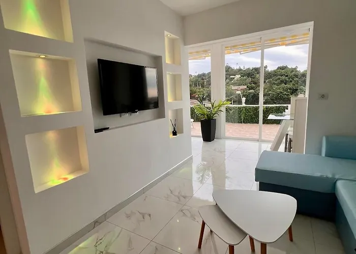 Serene Flat In Location Overlooking Siam Park Costa Adeje (Tenerife)