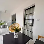 Апартаменти Serene Flat In Location Overlooking Siam Park Адехе