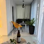 Serene Flat In Location Overlooking Siam Park * Адехе