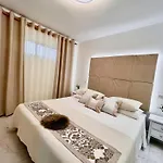 Serene Flat In Location Overlooking Siam Park Апартаменти Адехе
