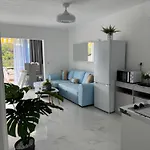Serene Flat In Location Overlooking Siam Park Апартаменти Адехе
