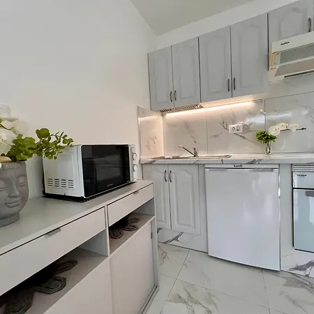 Serene Flat In Location Overlooking Siam Park 아파트 *