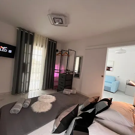 Serene Flat In Location Overlooking Siam Park 아데제