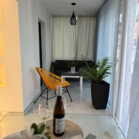 Serene Flat In Location Overlooking Siam Park * 아데제