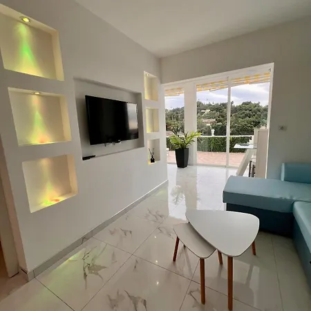 Serene Flat In Location Overlooking Siam Park Адехе