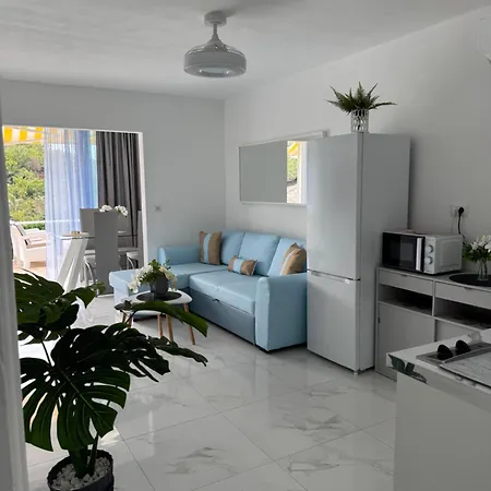 Serene Flat In Location Overlooking Siam Park Апартаменты Адехе