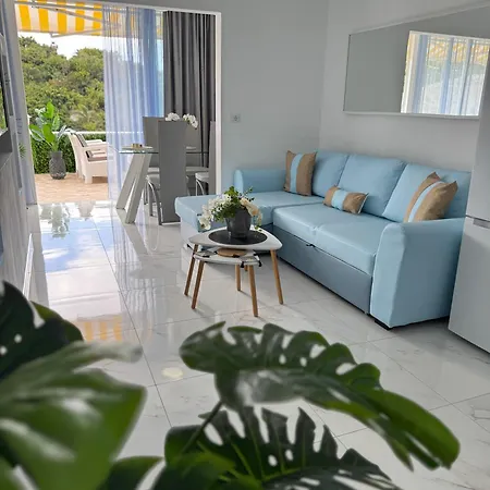아파트 Serene Flat In Location Overlooking Siam Park 아데제