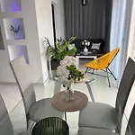 Serene Flat In Location Overlooking Siam Park *