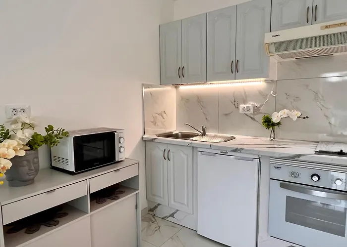 Serene Flat In Location Overlooking Siam Park *